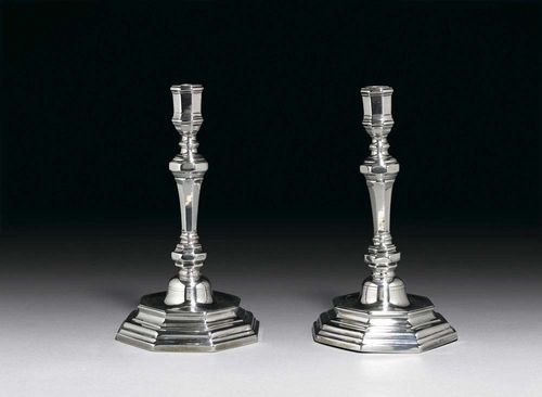 PAIR OF CANDLE HOLDERS. Louis XIV. Lille. With maker's mark. H 22 cm. 770 g.