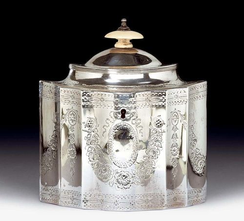 TEA CADDY. London, 1797/98.Maker's mark probably John Robins. With a finely engraved decorative frieze, floral arrangements, festoons and medallions. Tall domed lid with ivory finial. With lock. H 15.5 cm. 350 g.