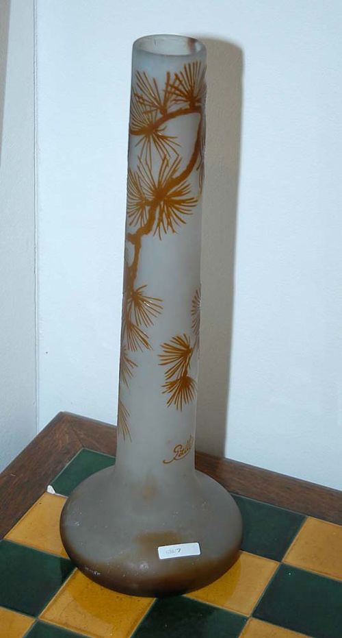 TALL VASE Gallé, ca. 1900. White glass with brown overlay and etched with pine decoration. Signed Gallé, H 45 cm.