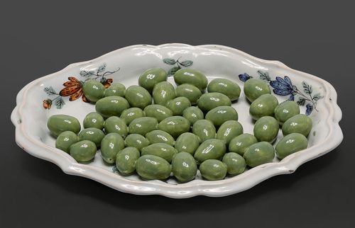TROMPE L'OEIL PLATTER WITH OLIVES,