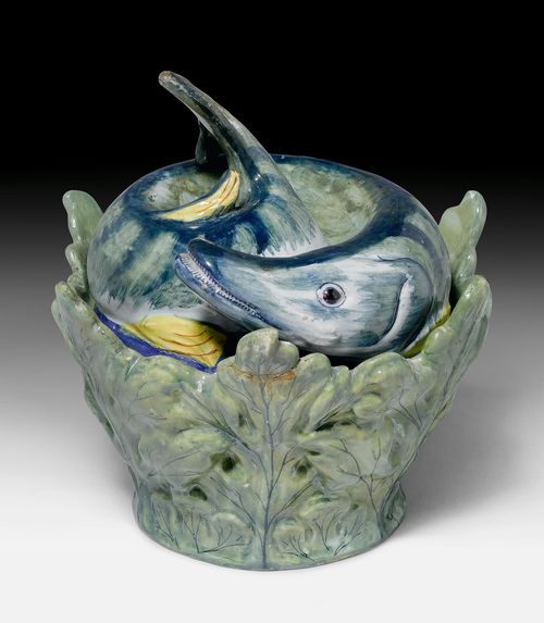 SMALL CABBAGE TUREEN WITH A PIKE AS THE COVER,