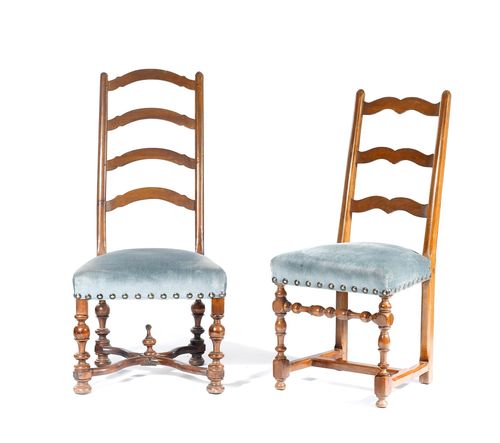 EIGHT SIMILAR CHAIRS, in theBaroque style, 19th century. Walnut. Blue cover.