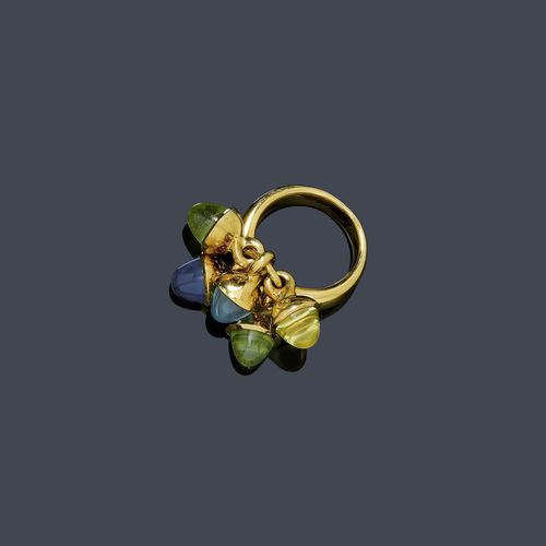 GEMSTONE RING, TAMARA COMOLLI. Yellow gold 750. Mikado model. Decorative ring with 5 pendants, set with gemstones such as topaz, tourmaline and peridot.  Size ca. 55.