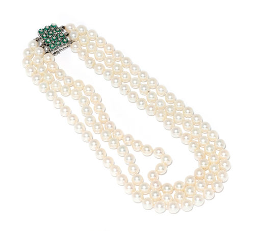 PEARL, EMERALD AND DIAMOND NECKLACE.