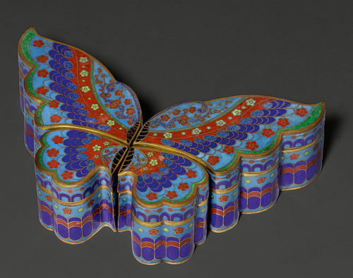 A FOUR-PART CLOISONNÉ BOX IN THE FORM OF A BUTTERFLY.