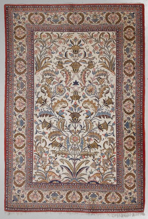 GHOM old.White ground, patterned with plant motifs, white edging with blossoms and palmettes, 165x265 cm.