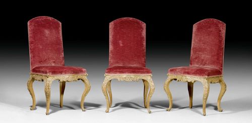 SET OF 3 CHAIRS "A LA REINE", Baroque, German, 18th century. Exceptionally finely carved walnut. Bordeaux red velour covers. 42x50x47x112 cm.