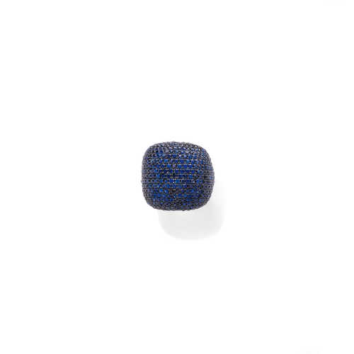 SAPPHIRE AND GOLD RING.