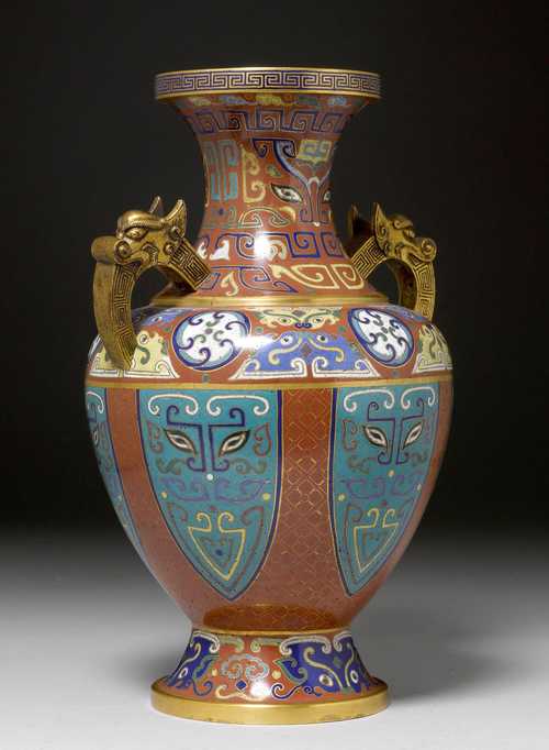 CLOISONNÉ-VASE.