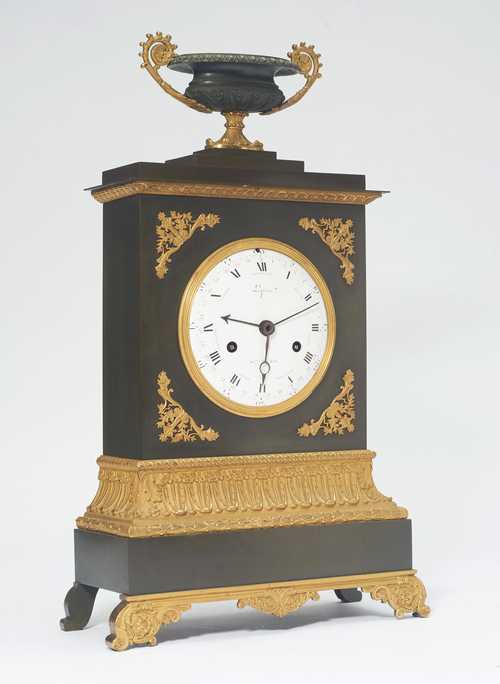 MANTEL CLOCK WITH DATE AND DAY,