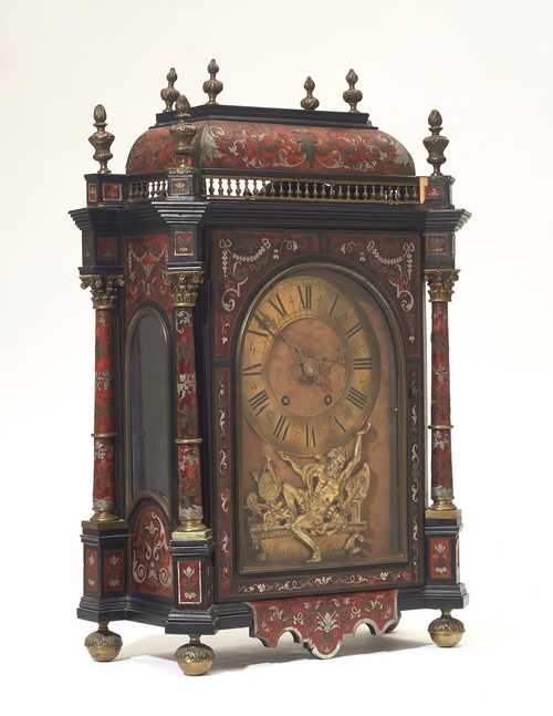 MANTEL CLOCK WITH BOULLE MARQUETRY,