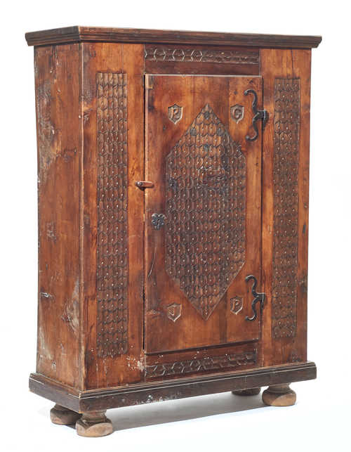 HALBSCHRANK,