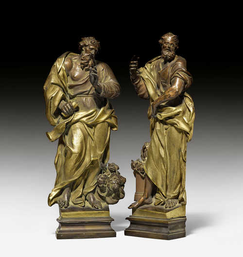 1 PAAR FIGUREN (EVANGELISTEN?) IM DREIVIERTELRELIEF,