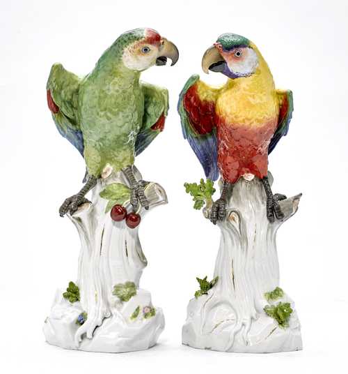 PAIR OF LARGE PARROTS