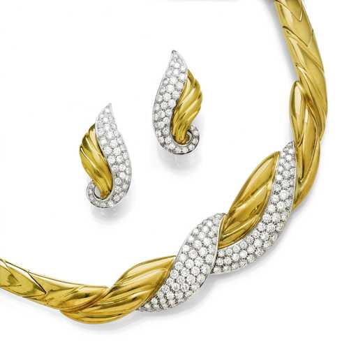 DIAMOND AND GOLD NECKLACE WITH EARCLIPS.