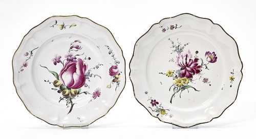 LOT COMPRISING TWO FAYENCE PLATES "FLEURS FINES",
