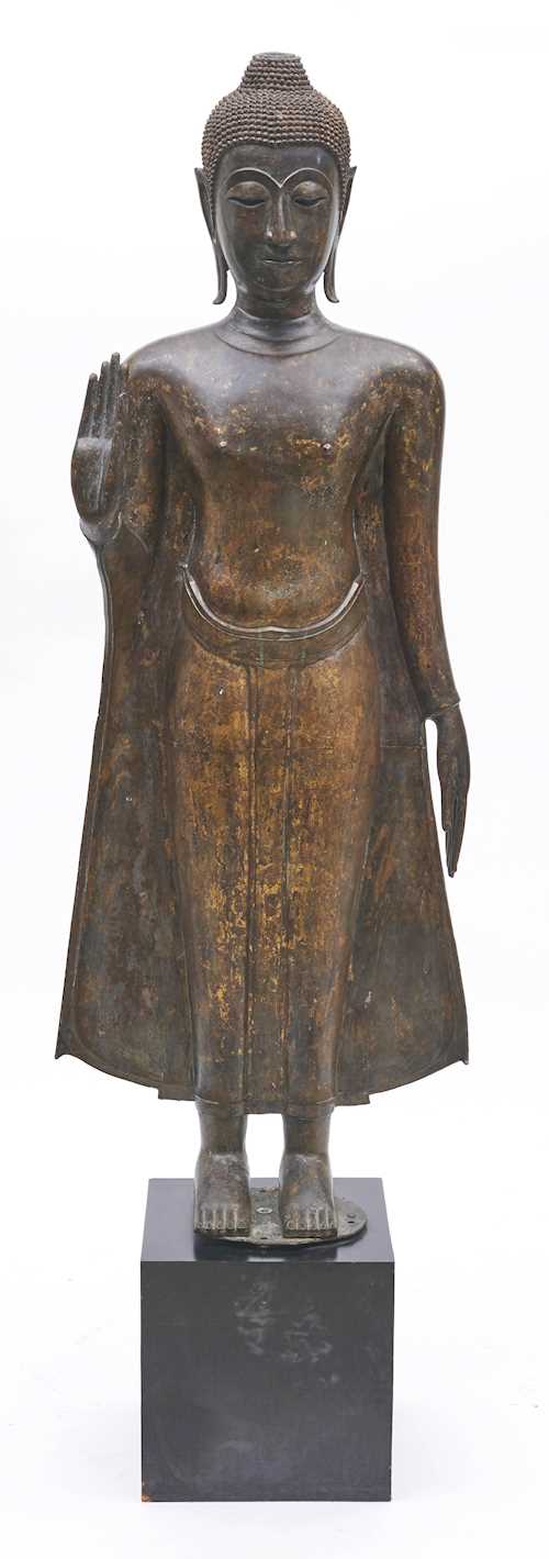STEHENDER BUDDHA.