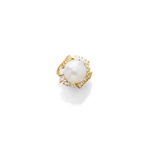 PEARL AND DIAMOND RING.