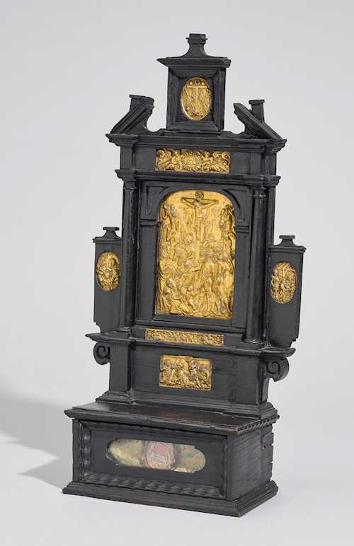A SMALL HOUSE ALTAR WITH GILT PLAQUES
