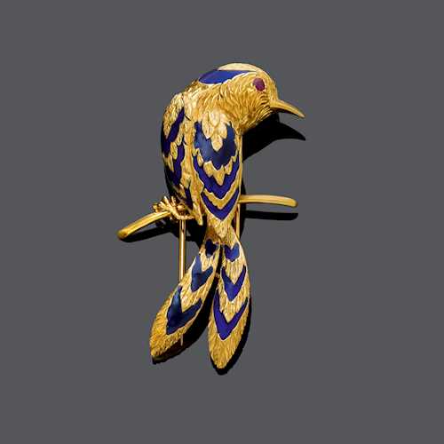 EMAIL-RUBIN-GOLD-CLIPBROSCHE, CARTIER, um 1950.