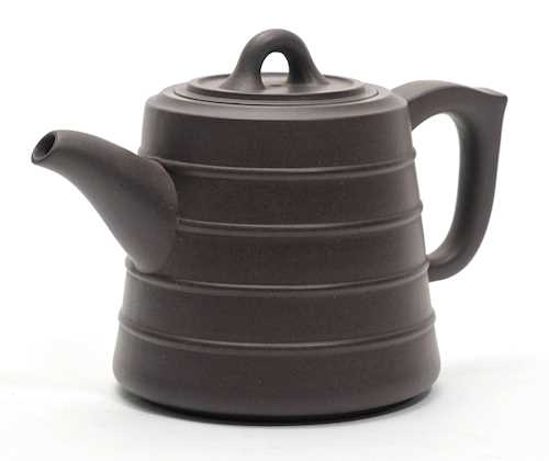 AN YIXING TEAPOT.