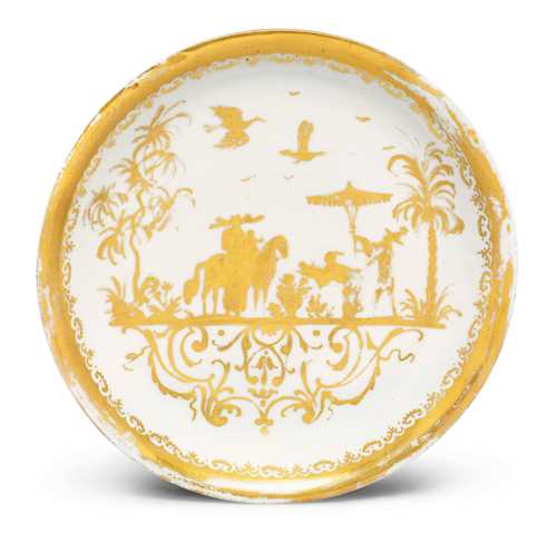 A SAUCER WITH AUGSBURG GOLDCHINESEN