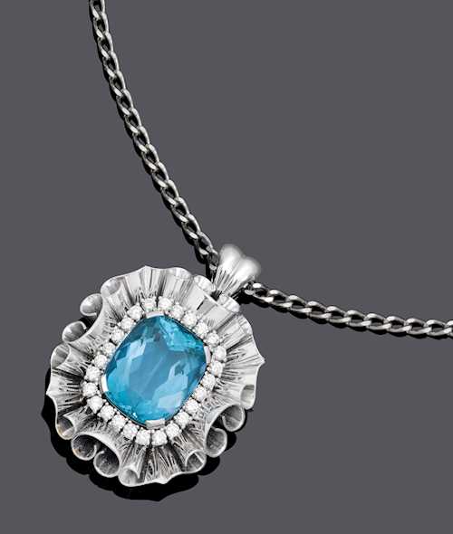 AQUAMARIN-DIAMANT-GOLD-ANHÄNGER MIT KETTE, um 1970.