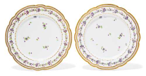 A PAIR OF SMALL PLATES