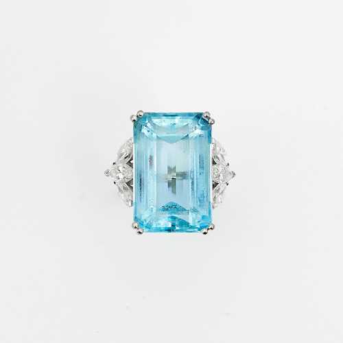 AQUAMARINE AND DIAMOND RING, GÜBELIN.