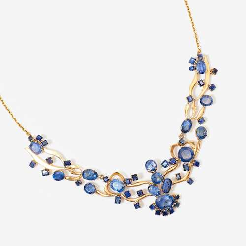 SAPPHIRE AND GOLD NECKLACE.