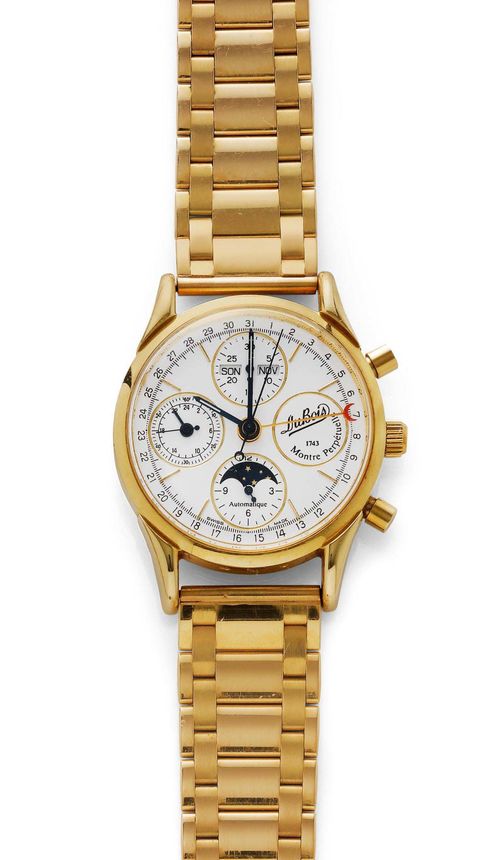 GENTLEMAN'S WRISTWATCH, AUTOMATIC, CHRONOGRAPH WITH PERPETUAL CALENDAR, DUBOIS, 1990s. Yellow gold 750, 152g. Edition d'Anniversaire, Musée d'Horlogerie, Le Locle, 1743-1993. Polished case No. B121G, with round chrono pushers and setting button at 11h. White dial with luminous hands, 30-minute counter and day and month window at 12h, 12-hour counter and moon phase at 6h, 24-hour indication and small second at 9h, outer date circle with red hand. Automatic. Gold band with fold-over clasp, not original. D 36 mm. With watch winder.