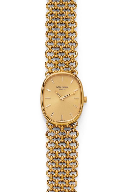LADY'S WRISTWATCH, PATEK PHILIPPE, GOLDEN ELLIPSE, 1980s. Yellow gold 750, 60g. Ref. 4226/905. Elliptical, polished case No. 2766359. Golden dial with gold indices and hands. Hand winder, movement No. 1277344, Cal. 16-250, rhodium-plated with Geneva stripes. Integrated, woven gold band with ladder lock, signed Patek Philippe, L 16.5 cm. D 23 x 28 mm. With copy of the "Certificat d'identité et Garantie d'origines", October 1987.