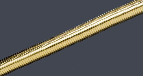 GOLD BRACELET. Yellow gold 750, 79g. Classic, slightly convex Tubogas model with a half-round profile. L ca. 21 cm.