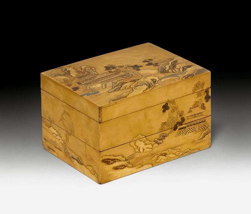 A SMALL GOLD LACQUER JUBAKO WITH MAKIE OF TEMPELS IN THE MOUNTAINS. Japan, 18 c. 13x10x8 cm. Several little boxes and a tray inside.