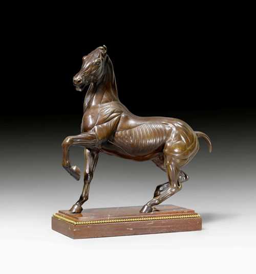 BRONZE FIGURE OF THE ANATOMY OF A HORSE, Empire, the cast after F. RIGHETTI (Francesco Righetti, 1738-1819), Rome, 19th century. Patinated bronze and red marble. H 44 cm. L 40 cm. Provenance: from a French collection.
