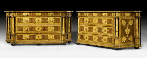 PAIR OF LARGE COMMODES "A COLONNES",