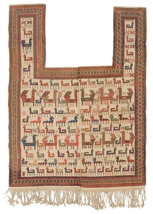VERNEH CAMEL BLANKET antique.Beige ground with stylised depictions of animals in harmonious colours, in good condition, 136x180 cm.