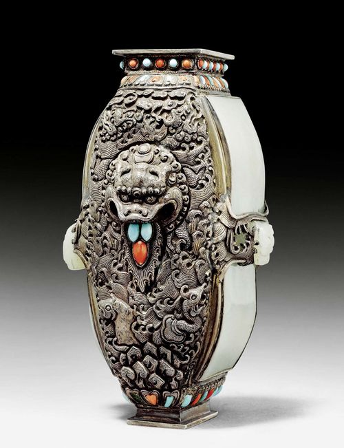 A FINE SILVER INCENSE STICK HOLDER WITH CELADON JADE INLAYS. Mongolia/China, 19th c. Height 15.2 cm.