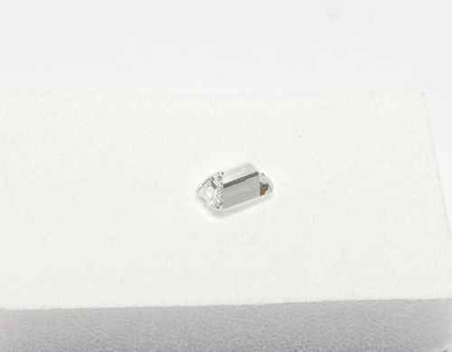 UNMOUNTED DIAMOND.