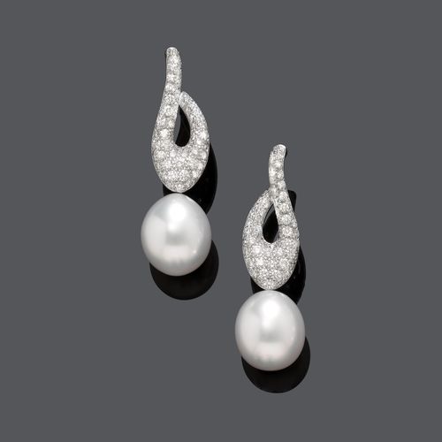 PEARL AND DIAMOND EAR PENDANTS.