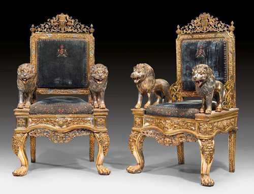 1 PAAR PRUNK-FAUTEUILS "D'APPARAT",