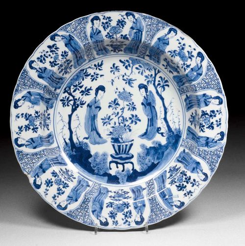 DEEP PLATE.China, Kangxi mark and from the period, D 35 cm. Underglaze blue. Damage to the edge.