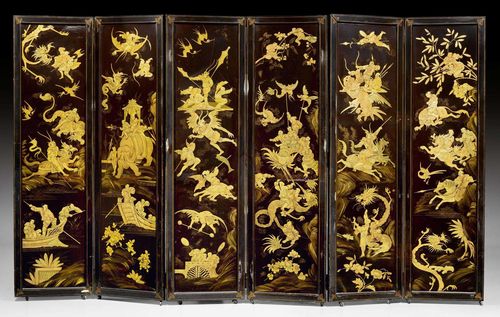 SIX-PART SCREEN "AUX GUERRIERS CHINOIS",Louis XV, probably German, 18th century. Wood lacquered on all sides in "gout chinois". H 196 cm, W total 330 cm. Provenance: - Former collection of Olga of Wurttemberg. - Private collection, Germany.