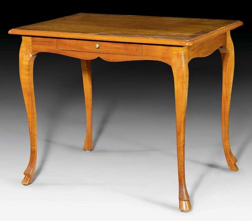 CHERRY SALON TABLE, Louis XV, Bern, 18th century. Bronze knob. 88x63x70 cm.