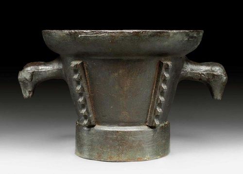 LARGE MORTAR,Early Baroque, German, 18th century. Bronze. Without pestle. D 35 cm, H 26 cm.
