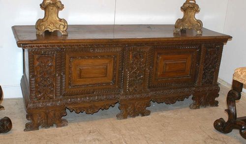 CARVED WALNUT CASSONE,Renaissance, Northern Italy, 17th century With iron lock. With alterations. 167x57x60 cm. Provenance: Zurich private collection