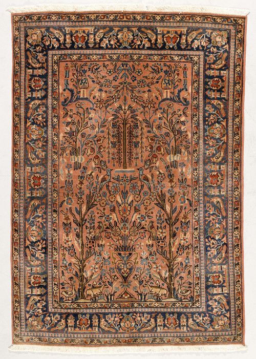 SAROUGH old.Pink central field entirely patterned with plants and animals in harmonious colours, black border, good condition, 100x148 cm.