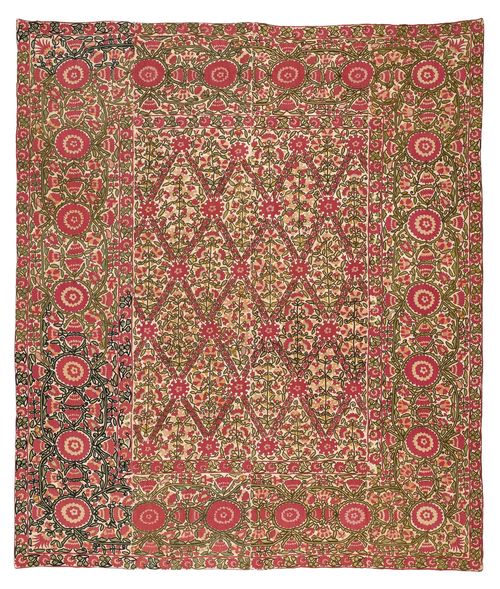 SUZANI antique.Attractive collector's item in good condition. White ground, finely patterned with trailing flowers in dusky pink and green, wide border, 180x210 cm.