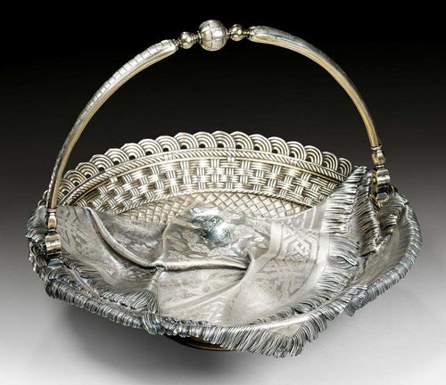TROMPE-L'OEIL BASKET WITH HANDLE. Moscow 1894. Iwan Petrowitsch Chlebnikow. With assayer's mark. D 33 cm. 1190 g.
